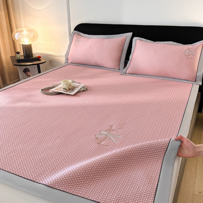 91家纺网 家纺一手货源 找家纺 （总）慕尚家纺 2025新款PE刺绣款minmin&ysl凉感席席子凉席