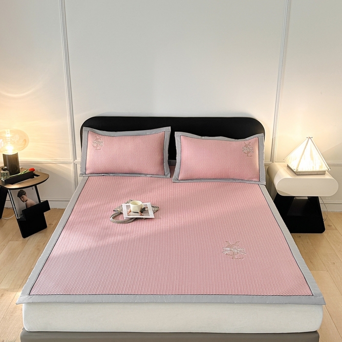 91家纺网 家纺一手货源 找家纺 慕尚家纺 2025新款PE刺绣款minmin&ysl凉感席席子凉席 ysl席 公主粉