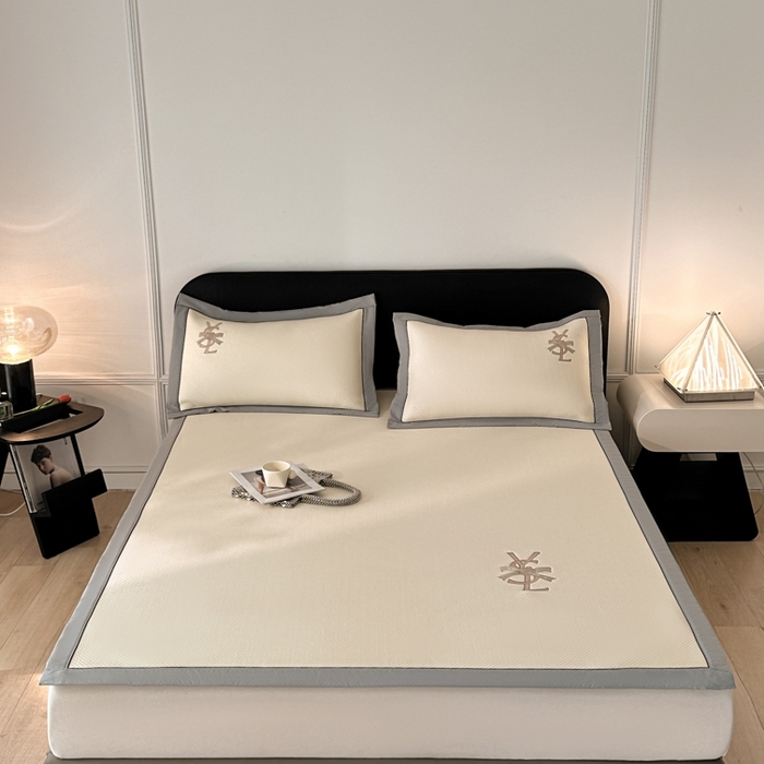 91家纺网 家纺一手货源 找家纺 慕尚家纺 2025新款PE刺绣款minmin&ysl凉感席席子凉席 ysl席 米白