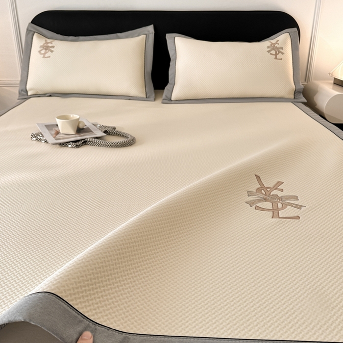 91家纺网 家纺一手货源 找家纺 慕尚家纺 2025新款PE刺绣款minmin&ysl凉感席席子凉席 ysl席 米白