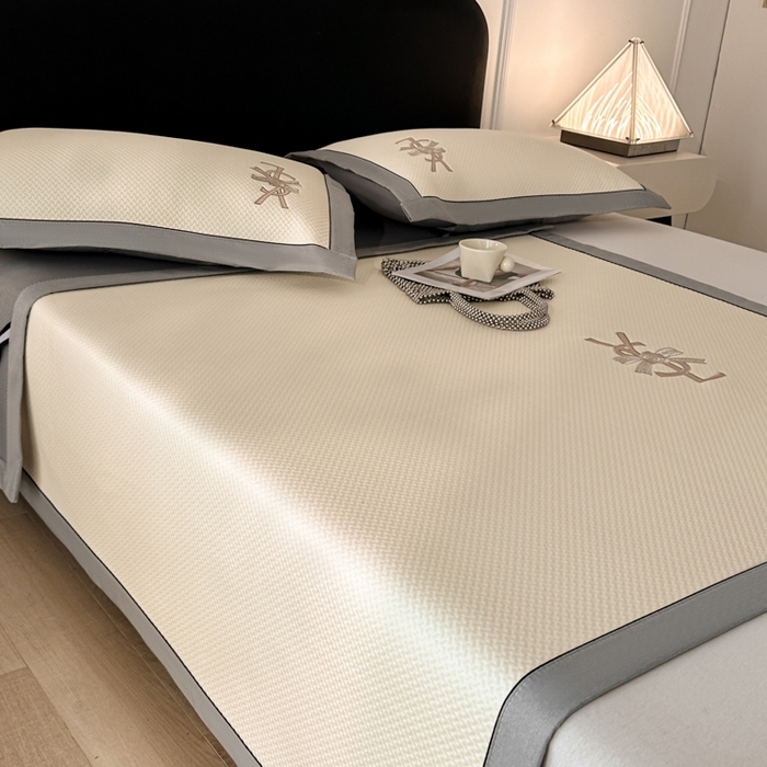 91家纺网 家纺一手货源 找家纺 慕尚家纺 2025新款PE刺绣款minmin&ysl凉感席席子凉席 ysl席 米白