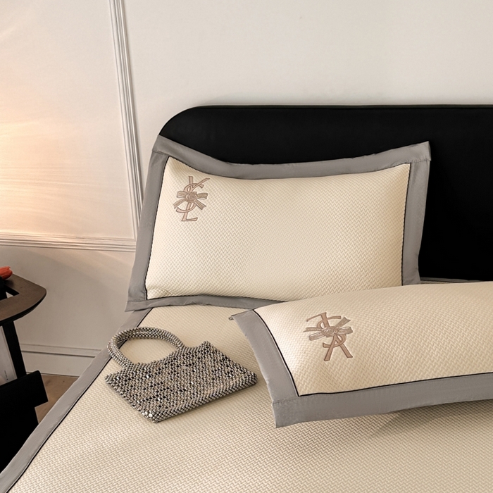 91家纺网 家纺一手货源 找家纺 慕尚家纺 2025新款PE刺绣款minmin&ysl凉感席席子凉席 ysl席 米白