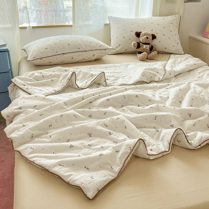 91家纺网 家纺一手货源 找家纺 慕尚家纺 2025新款全棉纯棉双层纱夏被夏凉被空调被四件套 花坊米白