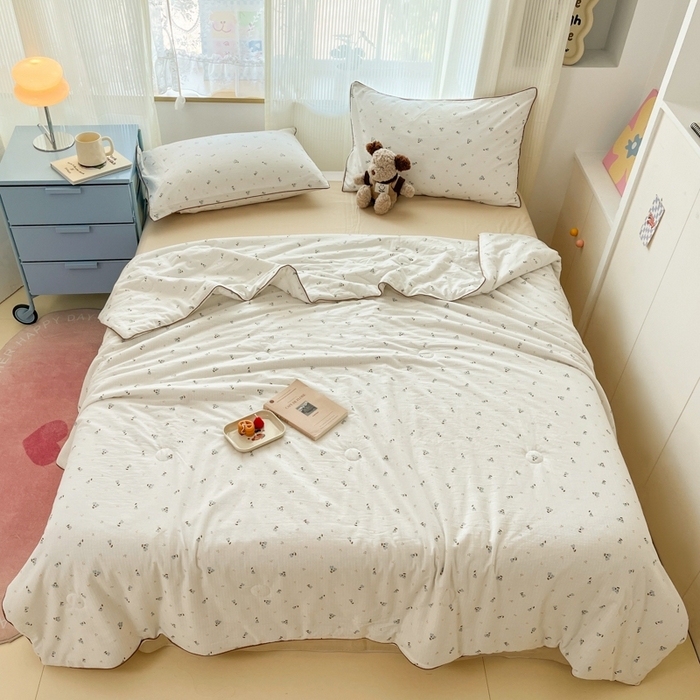 91家纺网 家纺一手货源 找家纺 慕尚家纺 2025新款全棉纯棉双层纱夏被夏凉被空调被四件套 花坊米白