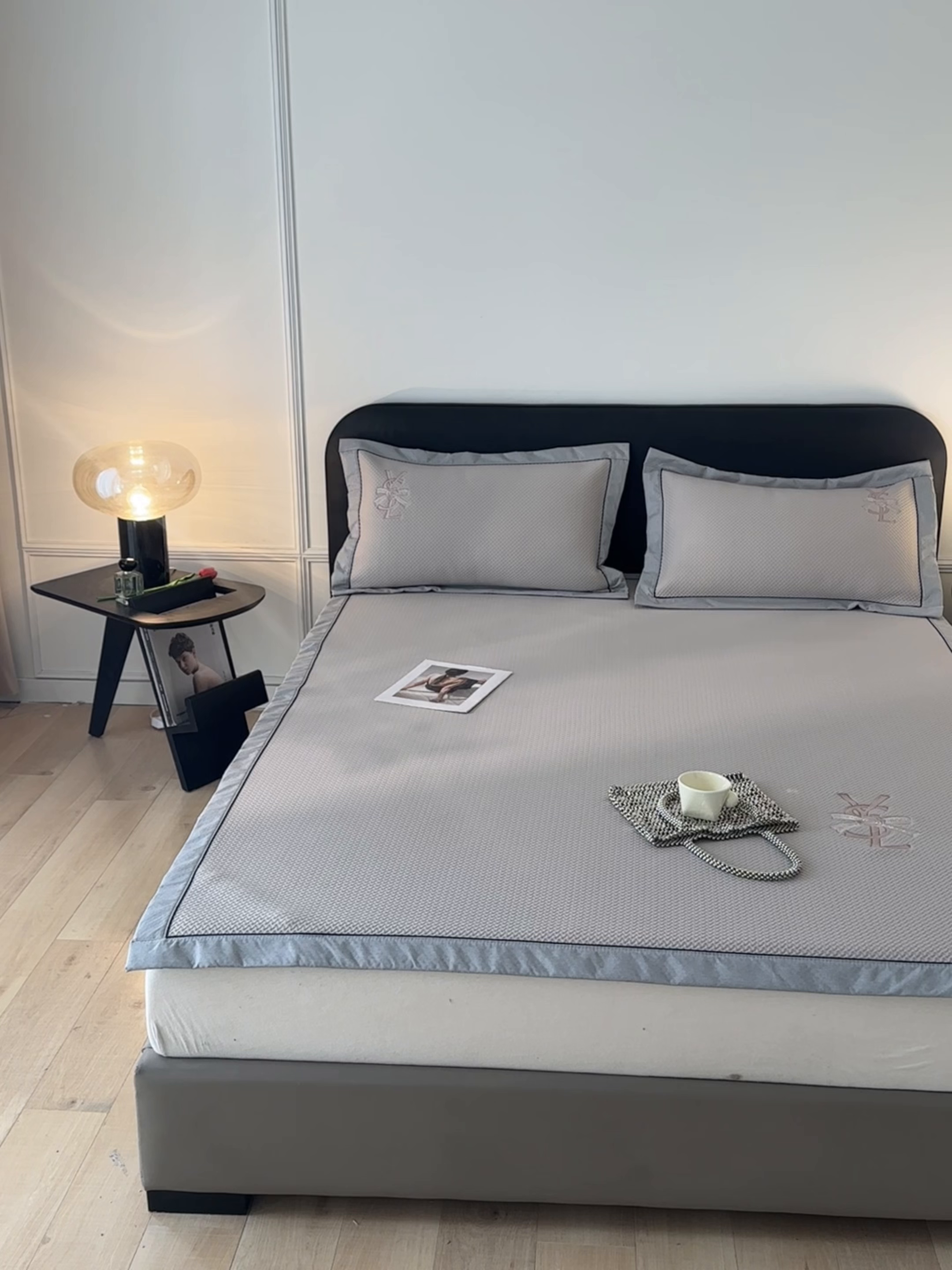 91家纺网 家纺一手货源 找家纺 慕尚家纺 2025新款PE刺绣款minmin&ysl凉感席席子凉席 ysl席 浅咖