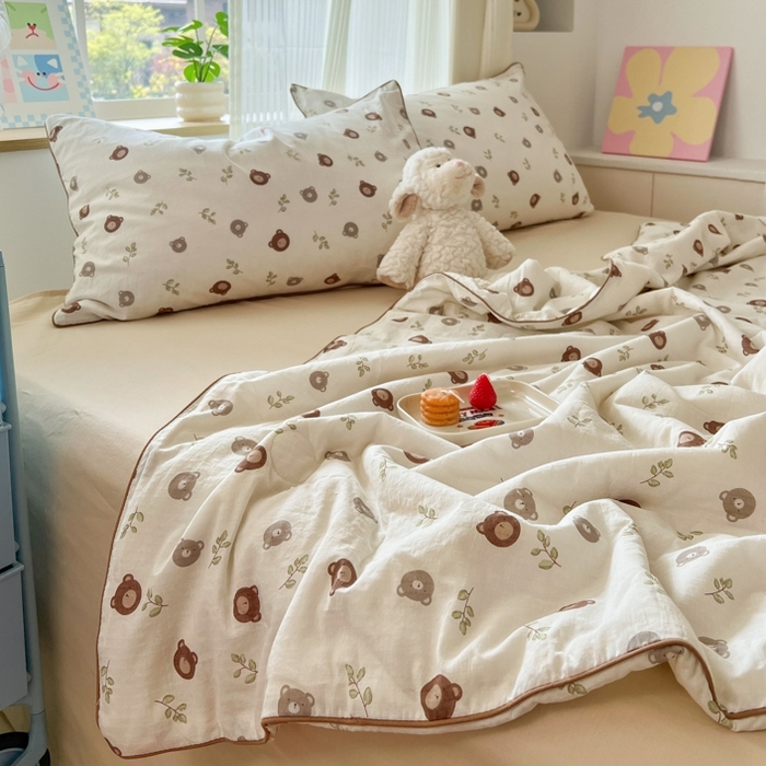 91家纺网 家纺一手货源 找家纺 慕尚家纺 2025新款全棉纯棉双层纱夏被夏凉被空调被四件套 皮卡熊