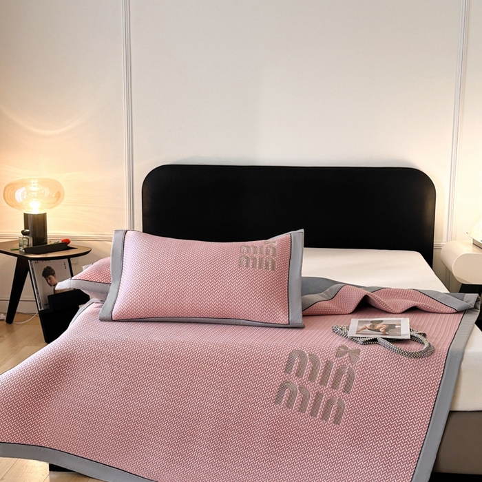 91家纺网 家纺一手货源 找家纺 慕尚家纺 2025新款PE刺绣款minmin&ysl凉感席席子凉席 缪席 公主粉