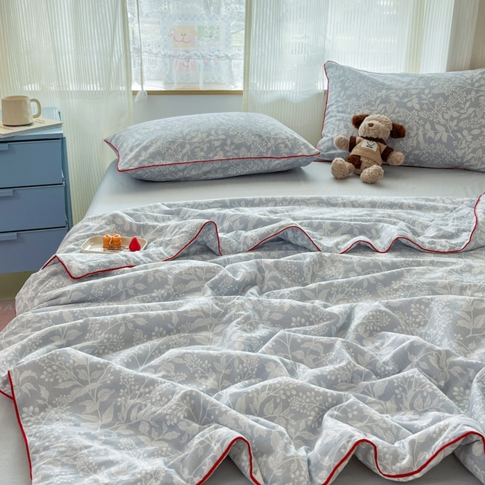91家纺网 家纺一手货源 找家纺 慕尚家纺 2025新款全棉纯棉双层纱夏被夏凉被空调被四件套 山茶-灰蓝
