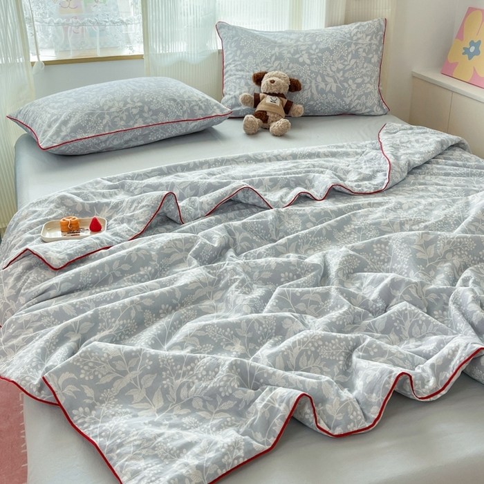 91家纺网 家纺一手货源 找家纺 慕尚家纺 2025新款全棉纯棉双层纱夏被夏凉被空调被四件套 山茶-灰蓝