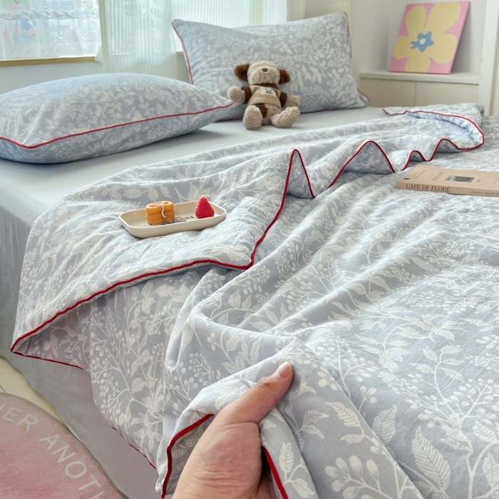 91家纺网 家纺一手货源 找家纺 慕尚家纺 2025新款全棉纯棉双层纱夏被夏凉被空调被四件套 山茶-灰蓝