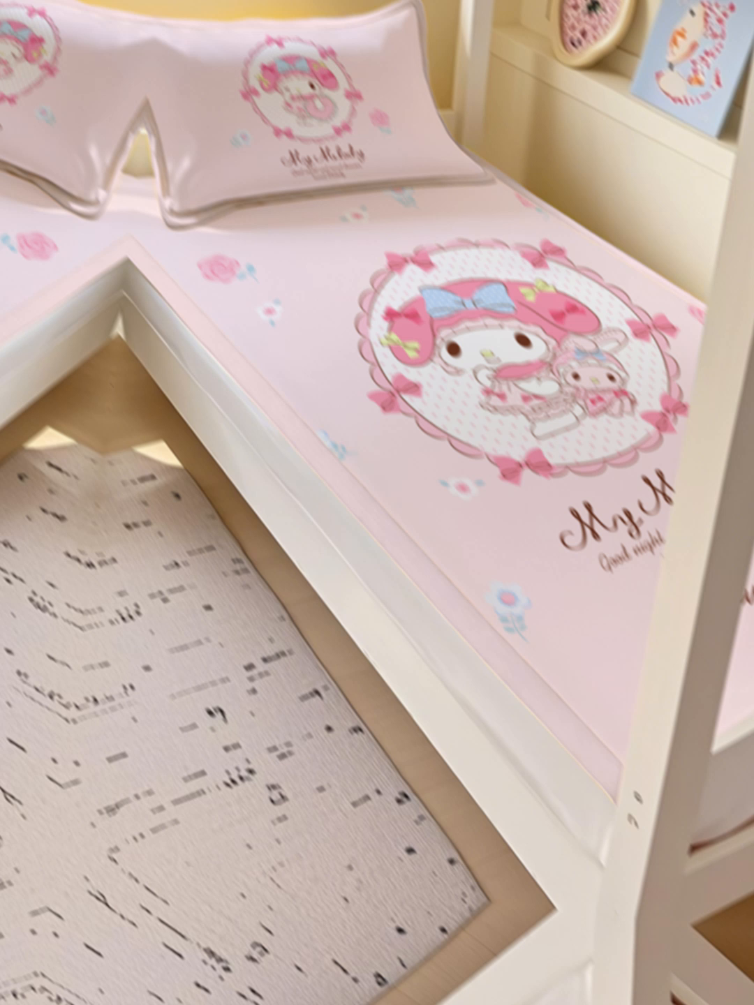 91家纺网 家纺一手货源 找家纺 博雅 2025春夏新款学生宿舍床三丽鸥冰丝凉席席子 小花美乐蒂