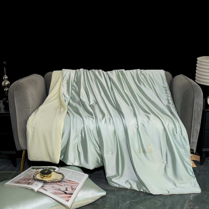 91家纺网 家纺一手货源 找家纺 佳居缘 2025春夏新款透爽冰肌7A抗菌美 肤锦氨夏被夏凉被空调被 湖水蓝