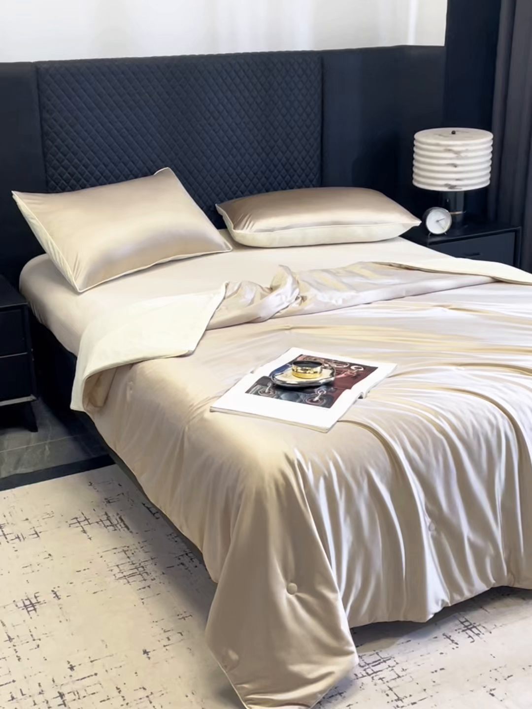 91家纺网 家纺一手货源 找家纺 佳居缘 2025春夏新款透爽冰肌7A抗菌美 肤锦氨夏被夏凉被空调被 香槟色