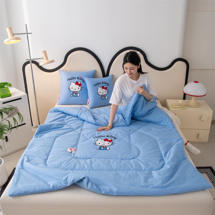 91家纺网 家纺一手货源 找家纺 照世家纺 2025新款全棉纯棉三丽鸥抱枕被【券后控价不低于：78/99/129/149/179】 凯蒂猫