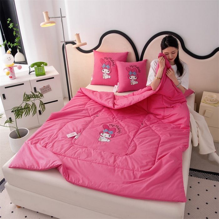 91家纺网 家纺一手货源 找家纺 照世家纺 2025新款全棉纯棉三丽鸥抱枕被【券后控价不低于：78/99/129/149/179】 美乐蒂