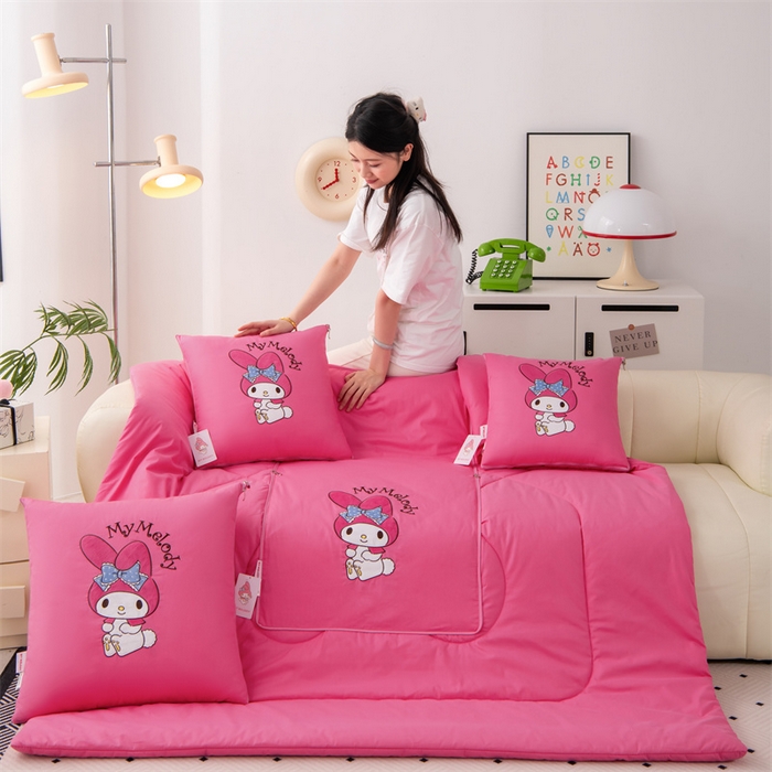 91家纺网 家纺一手货源 找家纺 照世家纺 2025新款全棉纯棉三丽鸥抱枕被【券后控价不低于：78/99/129/149/179】 美乐蒂