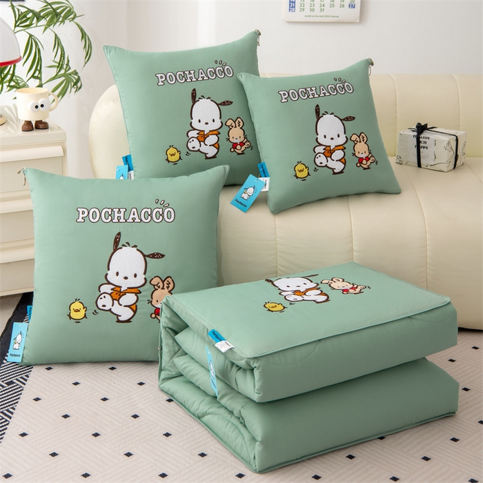 91家纺网 家纺一手货源 找家纺 照世家纺 2025新款全棉纯棉三丽鸥抱枕被【券后控价不低于：78/99/129/149/179】 帕恰狗-绿