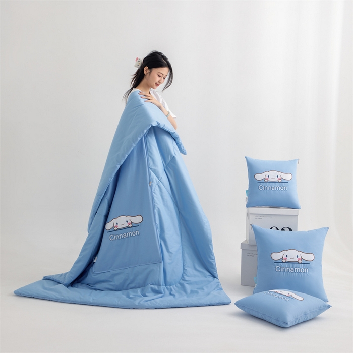 91家纺网 家纺一手货源 找家纺 照世家纺 2025新款全棉纯棉三丽鸥抱枕被【券后控价不低于：78/99/129/149/179】 玉桂狗