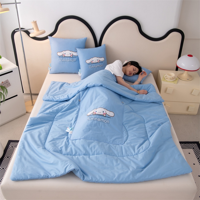 91家纺网 家纺一手货源 找家纺 照世家纺 2025新款全棉纯棉三丽鸥抱枕被【券后控价不低于：78/99/129/149/179】 玉桂狗