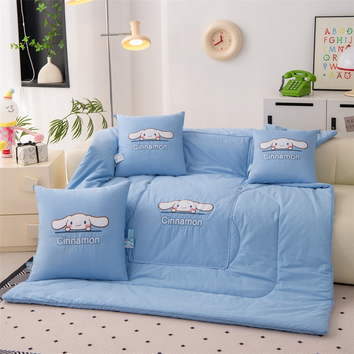 91家纺网 家纺一手货源 找家纺 照世家纺 2025新款全棉纯棉三丽鸥抱枕被【券后控价不低于：78/99/129/149/179】 玉桂狗