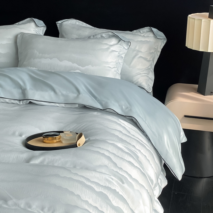 91家纺网 家纺一手货源 找家纺 爱彼家纺 2025夏季新款高端水洗冰丝提花四件套 山水画烟波蓝