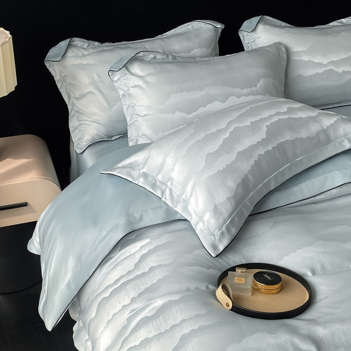 91家纺网 家纺一手货源 找家纺 爱彼家纺 2025夏季新款高端水洗冰丝提花四件套 山水画烟波蓝