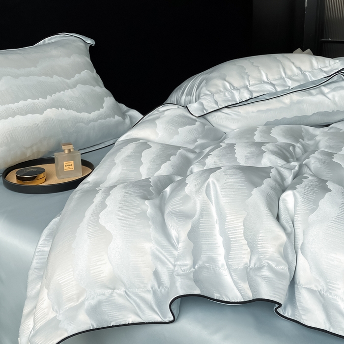 91家纺网 家纺一手货源 找家纺 爱彼家纺 2025夏季新款高端水洗冰丝提花四件套 山水画烟波蓝