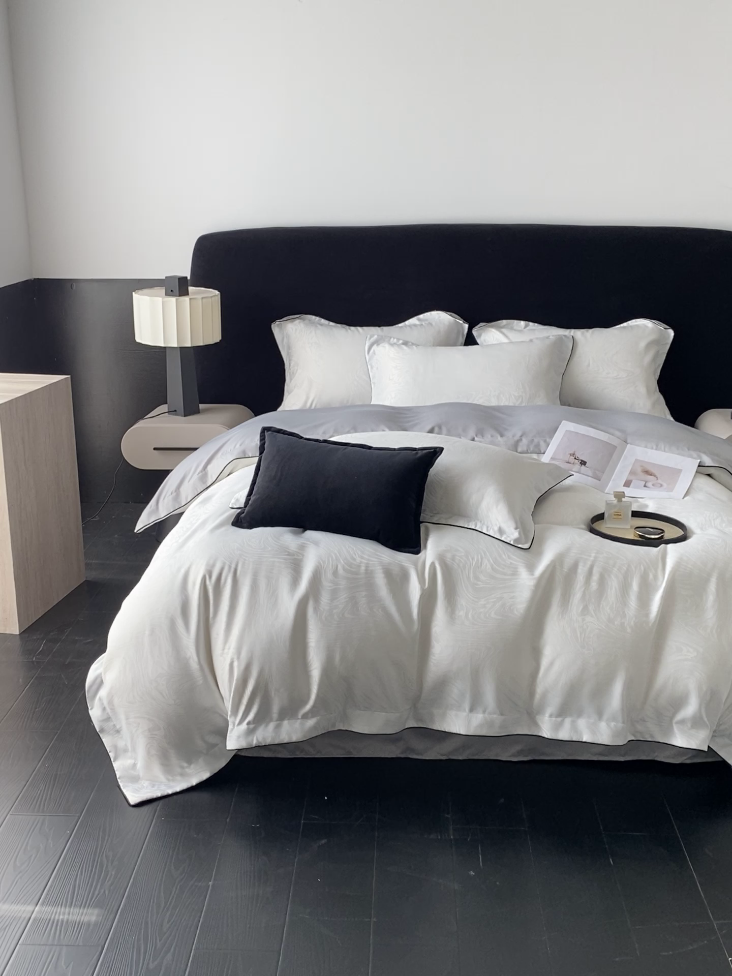 91家纺网 家纺一手货源 找家纺 爱彼家纺 2025夏季新款高端水洗冰丝提花四件套 知夏珍珠白+灰