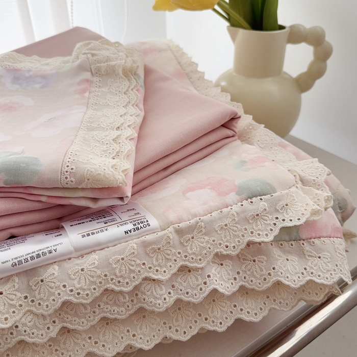 91家纺网 家纺一手货源 找家纺 于果2025新款双层纱花边款夏被 潮汐月影