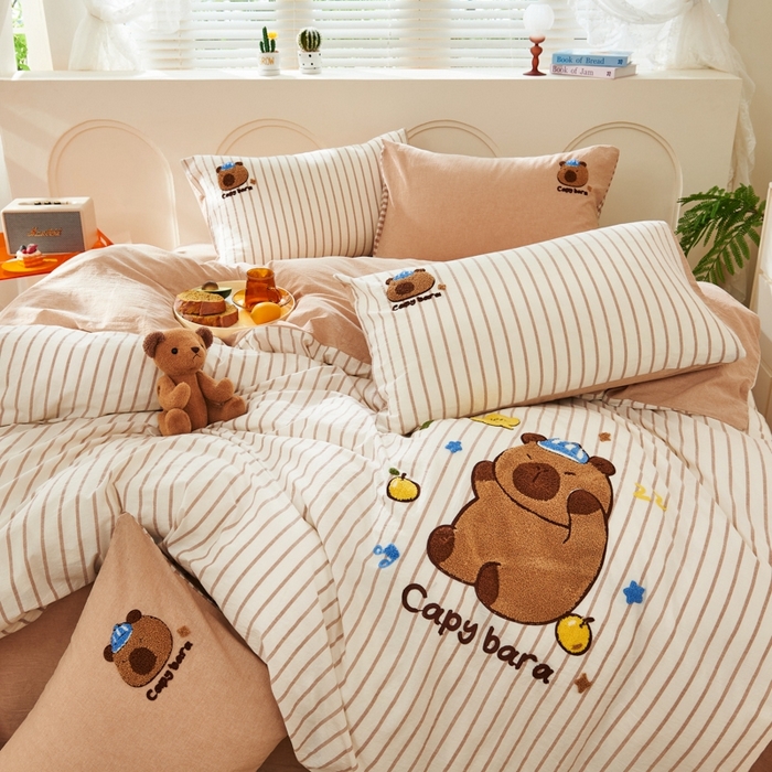 91家纺网 家纺一手货源 找家纺 徕米家居  2025新款色织全棉水洗棉毛巾绣四件套 条纹卡皮巴拉