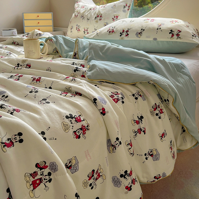 91家纺网 家纺一手货源 找家纺 初念 2025新款云朵棉系列夏被（提供买家秀） 听音乐的米奇