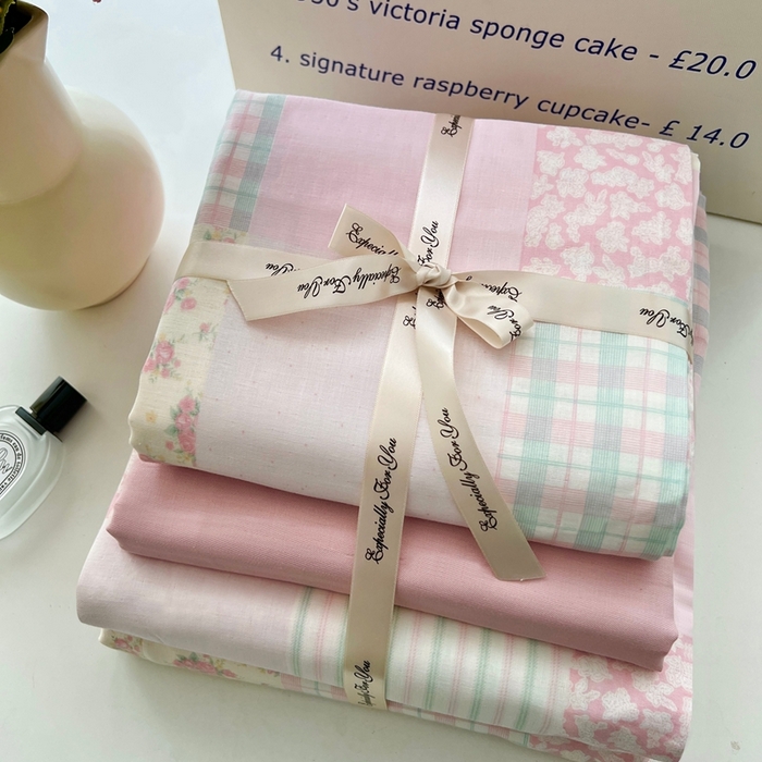 91家纺网 家纺一手货源 找家纺 优品阁 2025新款人字纹全棉双层纱四件套 百福【升级款-提花人字纹床单】