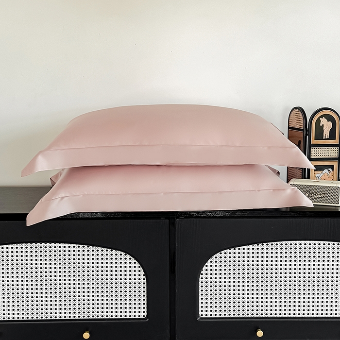 91家纺网 家纺一手货源 找家纺 金喜 2025新款LF级60支莱赛尔天丝枕套宽边枕套 焦糖粉