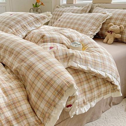 优选良品 2025新款直播热款赫本风皱皱双层纱花边款针织皱皱纱法式印花吊边床单三件套床笠四件套 格子爱心