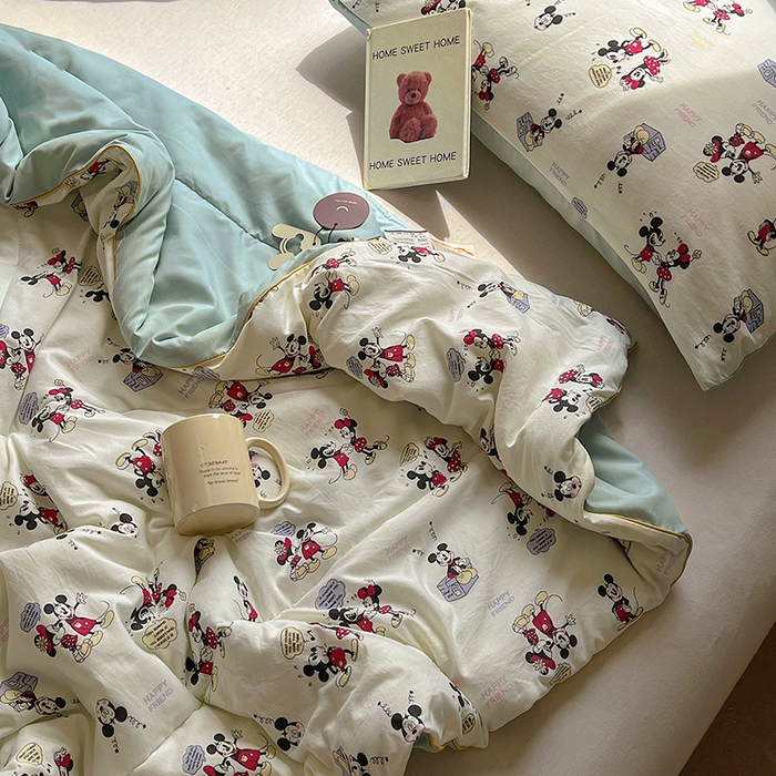 91家纺网 家纺一手货源 找家纺 初念 2025新款云朵棉系列夏被（提供买家秀） 听音乐的米奇