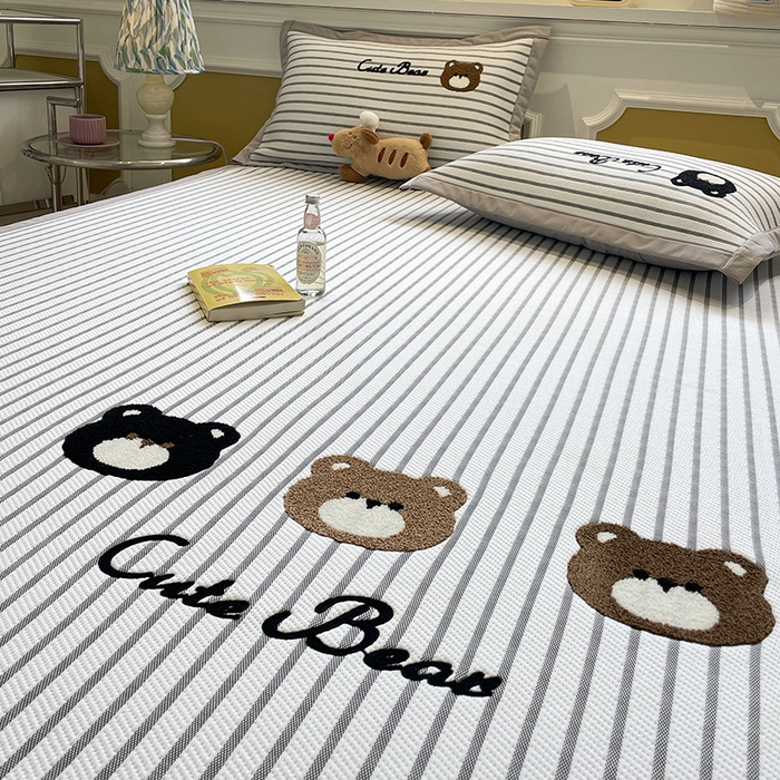 91家纺网 家纺一手货源 找家纺 2025年新款PE提花卡通毛巾绣凉席系列场景一 邦尼熊