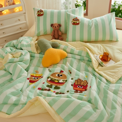 91家纺网 家纺一手货源 找家纺 徕米家居  2025新款色织全棉纯棉绣花夏被夏凉被空调被四件套 汉堡家族