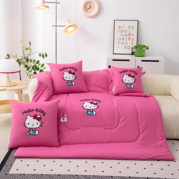 91家纺网 家纺一手货源 找家纺 照世家纺 2025新款全棉纯棉三丽鸥抱枕被【券后控价不低于：78/99/129/149/179】凯蒂猫-粉