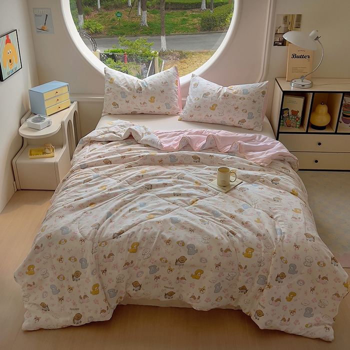 91家纺网 家纺一手货源 找家纺 初念 2025新款云朵棉系列夏被（提供买家秀） 灰蒙小狗