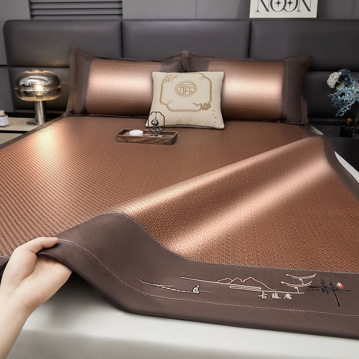 91家纺网 家纺一手货源 找家纺 卡罗兰 2025新款PE超冷感霸王藤刺绣凉席冰藤席床单款 霸王藤-咖色