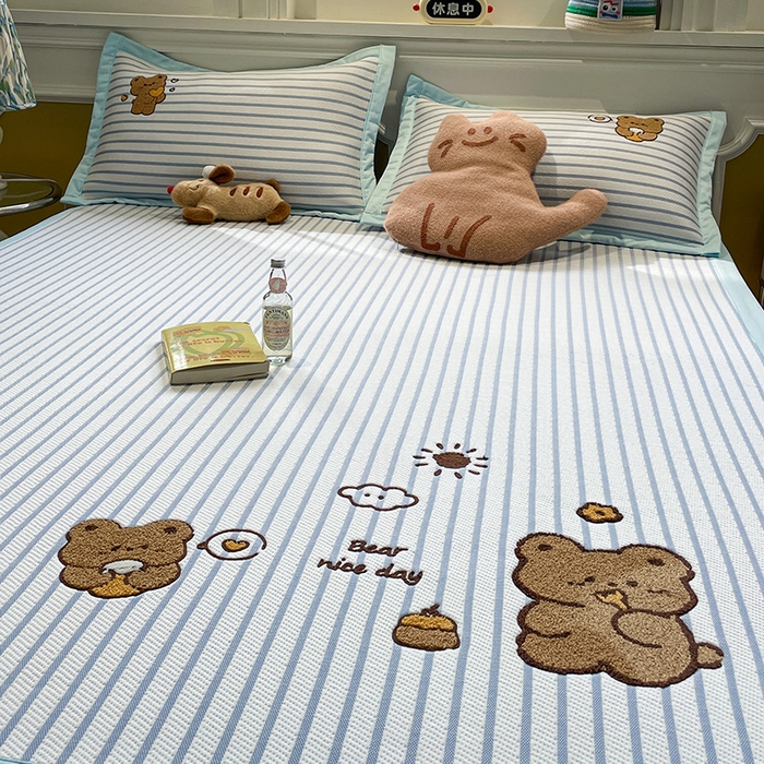 91家纺网 家纺一手货源 找家纺 2025年新款PE提花卡通毛巾绣凉席系列场景一 幸运狗