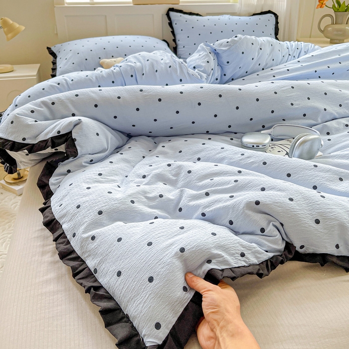 91家纺网 家纺一手货源 找家纺 优选 2025新款直播热款赫本风花边款针织皱皱纱法式印花吊边床单三件套床笠四件套 波点-蓝