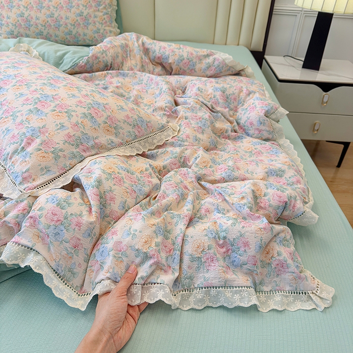 91家纺网 家纺一手货源 找家纺 竹合家纺 2025新款云感皱皱四件套-镂空花边款法式 花边款-薄荷初夏