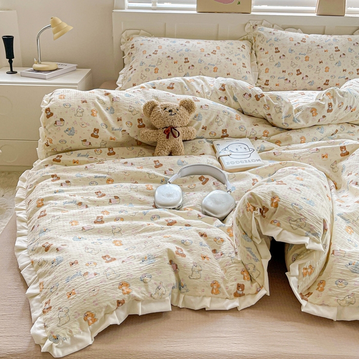 91家纺网 家纺一手货源 找家纺 优选良品 2025新款直播热款赫本风皱皱双层纱花边款针织皱皱纱法式印花吊边床单三件套床笠四件套 开心乐园