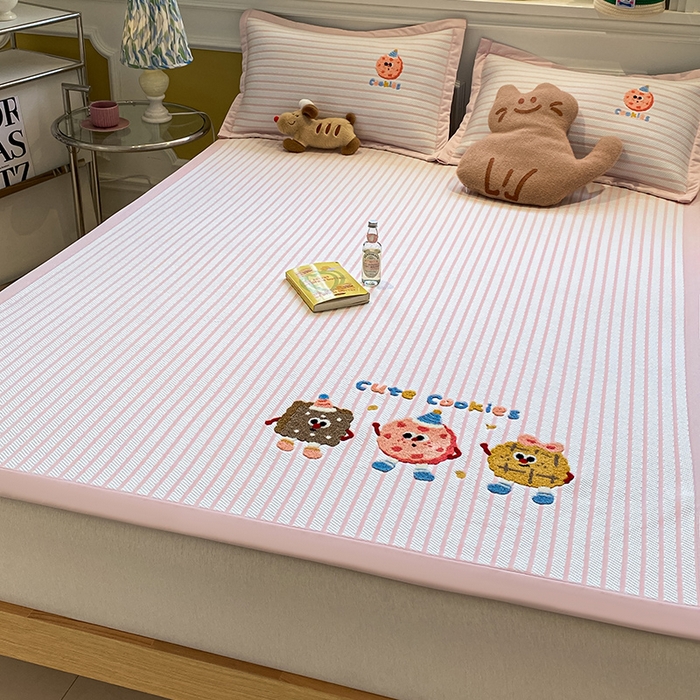 91家纺网 家纺一手货源 找家纺 2025年新款PE提花卡通毛巾绣凉席系列场景一 趣多多