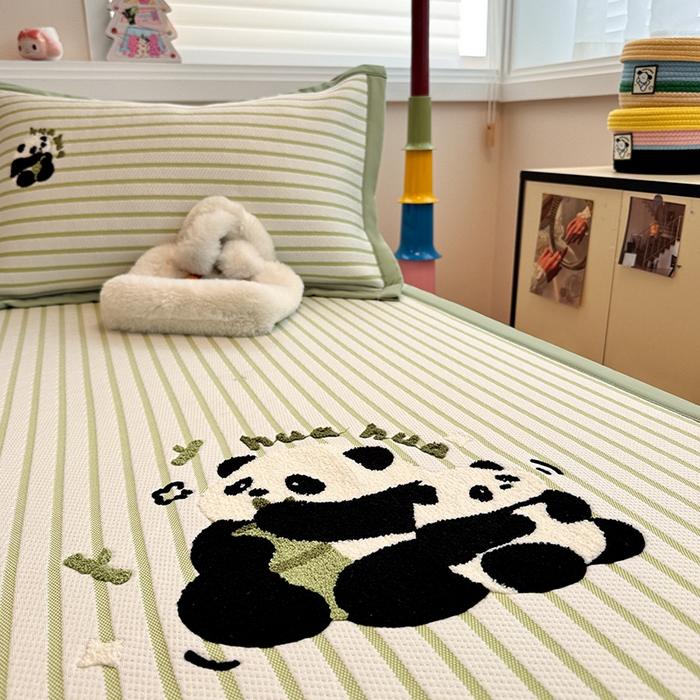 91家纺网 家纺一手货源 找家纺 蓝邻家纺 2025年新款PE提花卡通毛巾绣凉席系列场景二 花花