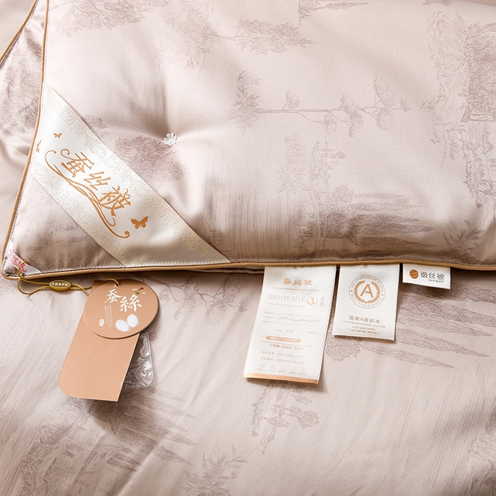 91家纺网 家纺一手货源 找家纺 鑫田家纺 2025新款天丝蚕丝被100%柞蚕丝夏被莱赛尔天丝数码印花 香槟