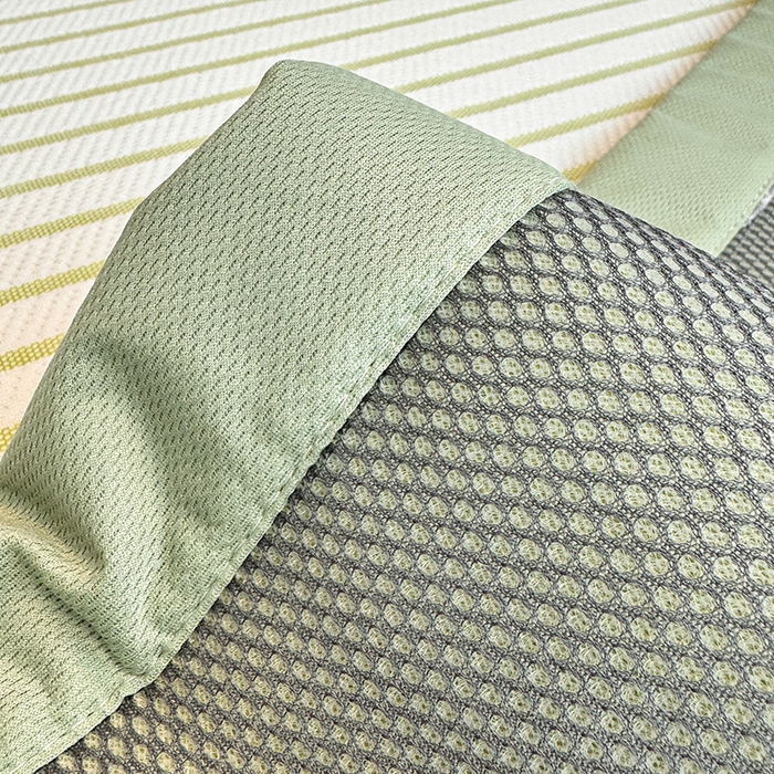 91家纺网 家纺一手货源 找家纺 蓝邻家纺 2025年新款PE提花卡通毛巾绣凉席系列场景二 花花