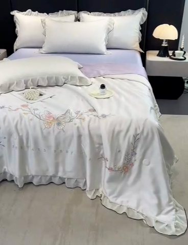 91家纺网 家纺一手货源 找家纺 梦舒羽  2025新款水洗真丝床单冰丝凉感宿舍被单三件套 奶油浅紫