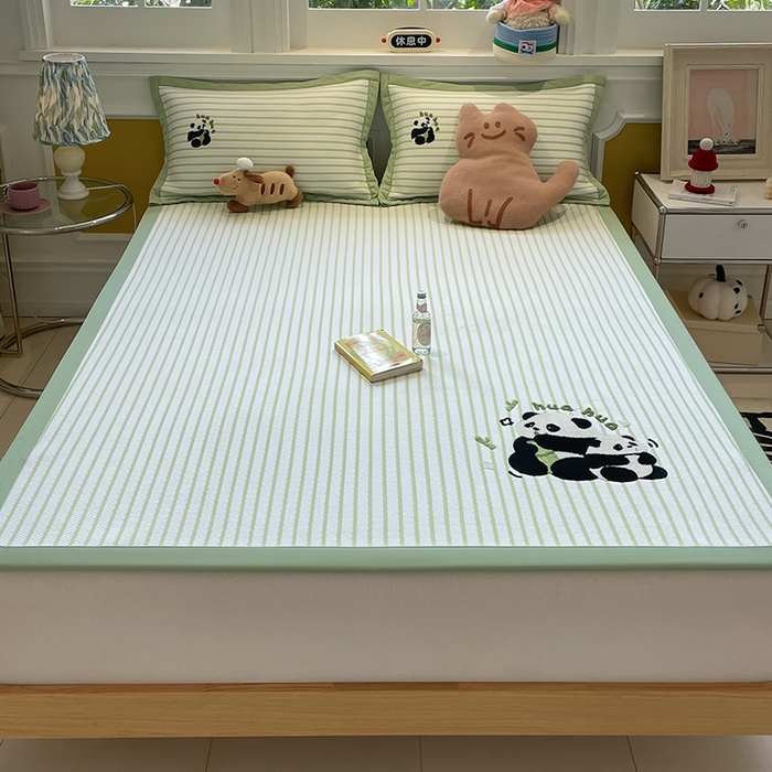 91家纺网 家纺一手货源 找家纺 2025年新款PE提花卡通毛巾绣凉席系列场景一 花花